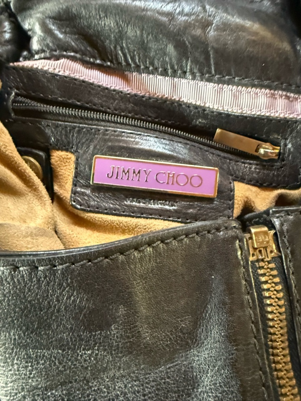 Jimmy Choo Black Leather Shoulder Bag with Gold Hardware and Pink Logo Plaque - Picture 3 of 7